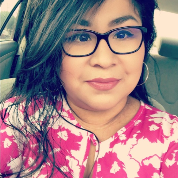 Meet your Posher, Elizabeth - Picture 2 of 6